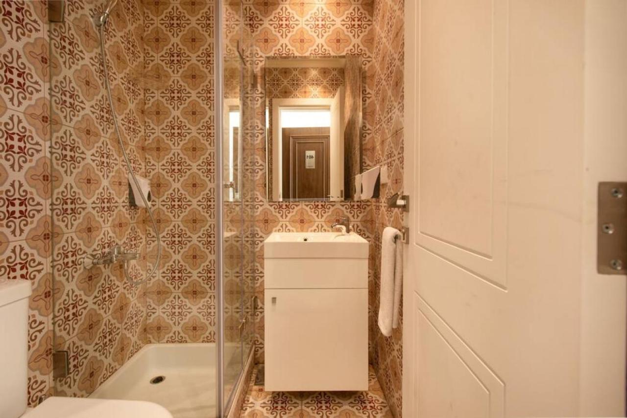 Em Aidas 401 In Mar Mikhael